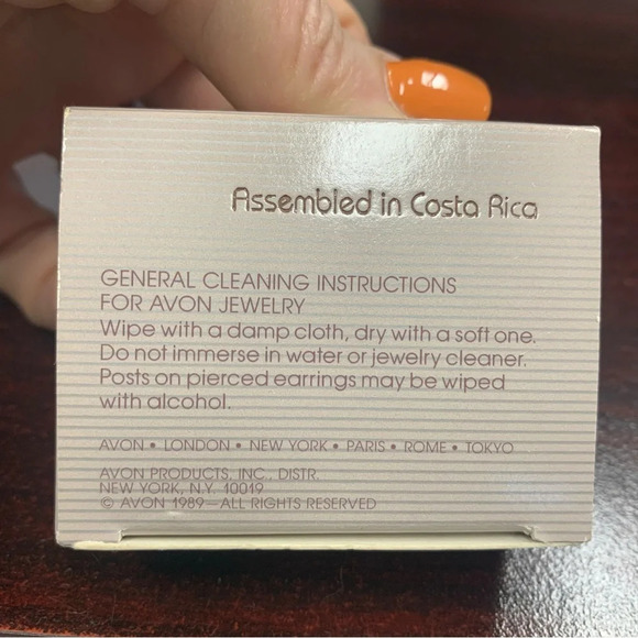 Avon Club Capri Colorful Retro clip  Earrings NIB VINTAGE 1989 - Picture 2 of 5